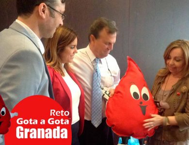 Reto gota a gota banco de sangre Granada con Begoña Ballesteros de Mayoball y Angel Pinar