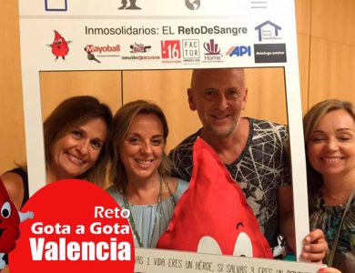 Reto gota a gota banco de sangre Valencia con Begoña Ballesteros de Mayoball y Angel Pinar