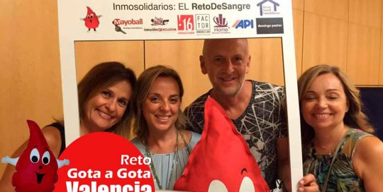 Reto gota a gota banco de sangre Valencia con Begoña Ballesteros de Mayoball y Angel Pinar