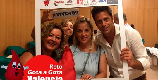 Reto gota a gota banco de sangre Valencia con Begoña Ballesteros de Mayoball y Angel Pinar