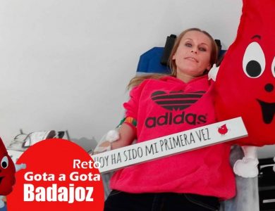 Reto gota a gota banco de sangre Badajoz con Begoña Ballesteros de Mayoball y Angel Pinar