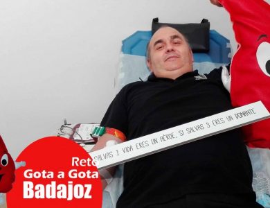 Reto gota a gota banco de sangre Badajoz con Begoña Ballesteros de Mayoball y Angel Pinar