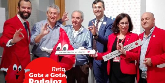 Reto gota a gota banco de sangre Badajoz con Begoña Ballesteros de Mayoball y Angel Pinar