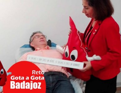 Reto gota a gota banco de sangre Badajoz con Begoña Ballesteros de Mayoball y Angel Pinar