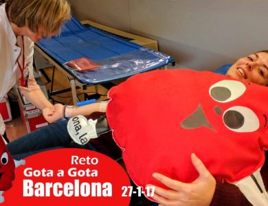 Reto gota a gota banco de sangre Barcelona con Begoña Ballesteros de Mayoball y Angel Pinar