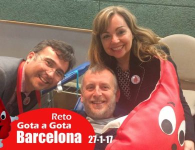 Reto gota a gota banco de sangre Barcelona con Begoña Ballesteros de Mayoball y Angel Pinar