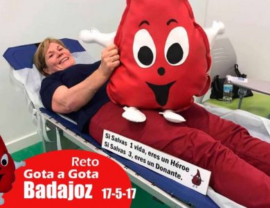 Reto gota a gota banco de sangre Badajoz con Begoña Ballesteros de Mayoball y Angel Pinar