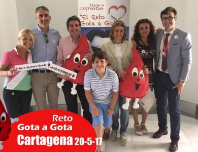 Reto gota a gota banco de sangre Cartagena con Begoña Ballesteros de Mayoball y Angel Pinar