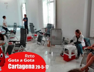 Reto gota a gota banco de sangre Cartagena con Begoña Ballesteros de Mayoball y Angel Pinar