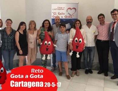 Reto gota a gota banco de sangre Cartagena con Begoña Ballesteros de Mayoball y Angel Pinar