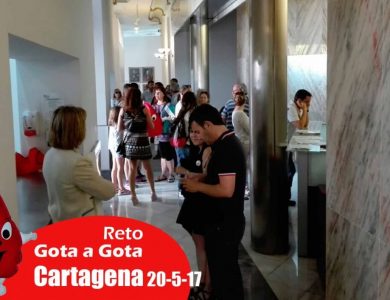 Reto gota a gota banco de sangre Cartagena con Begoña Ballesteros de Mayoball y Angel Pinar