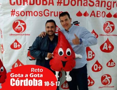 Reto gota a gota banco de sangre Cordoba con Begoña Ballesteros de Mayoball y Angel Pinar